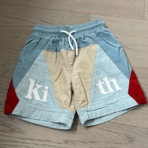 Size 3 kith shorts. In perfect condition no stains or imperfections.